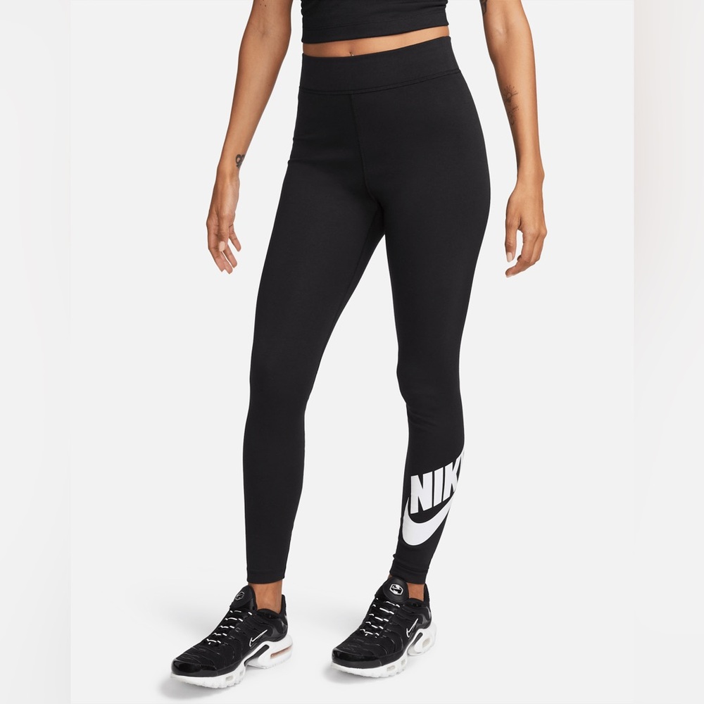 Nike Women’s Black High-Waisted Leggings Size Small, Athletic Leisure, Yoga, Gym